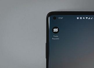 Kostenloses Depot beim Aktienbroker eröffnen black samsung android smartphone on white surface